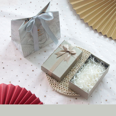 Caja de empaquetado formada libro del regalo de la cartulina para el perfume de la barra de labios