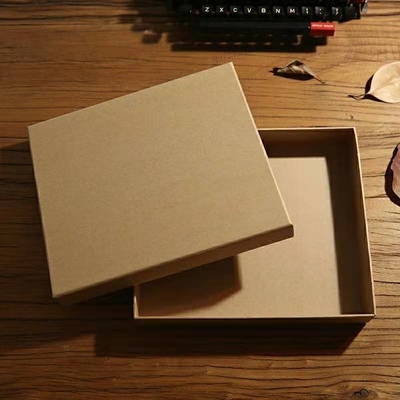 Caja de empaquetado de regalo de cartón rígido Caja de dulces de mano esmerilada de diamante ahuecado cuadrado