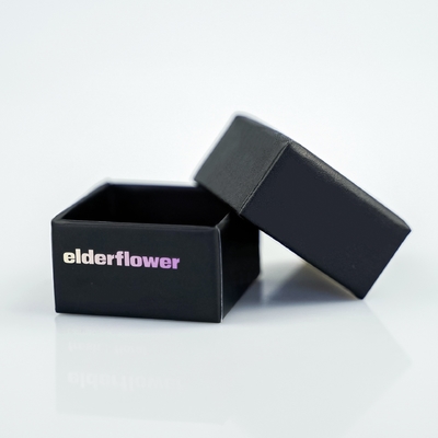 Mini caja de joyería rígida de cartón con logotipo personalizado y estructura de material plástico con accesorios de PVC